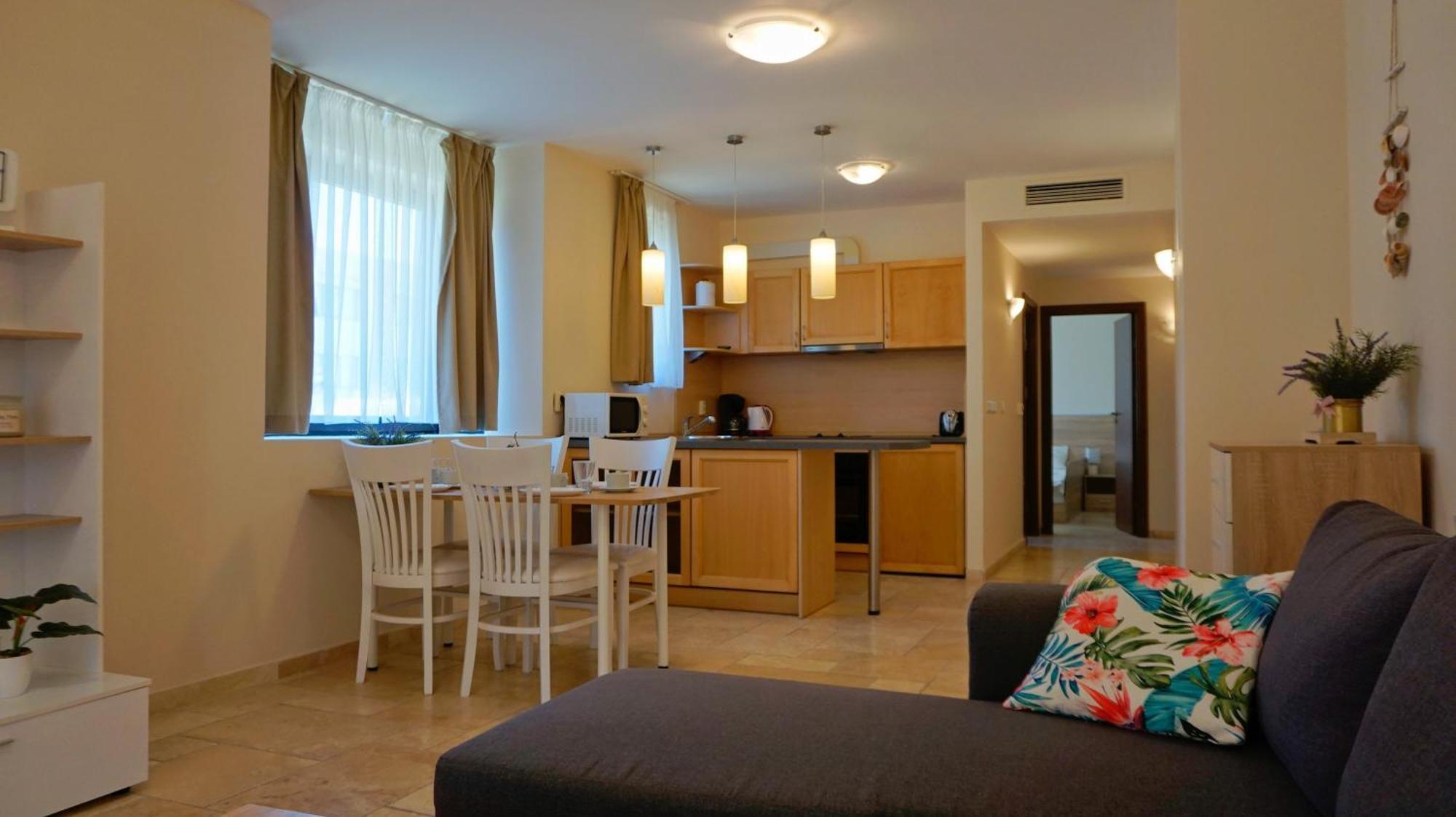 Ваканционни Апартаменти Калиакрия - Holiday Apartments Kaliakria Topola Exteriör bild