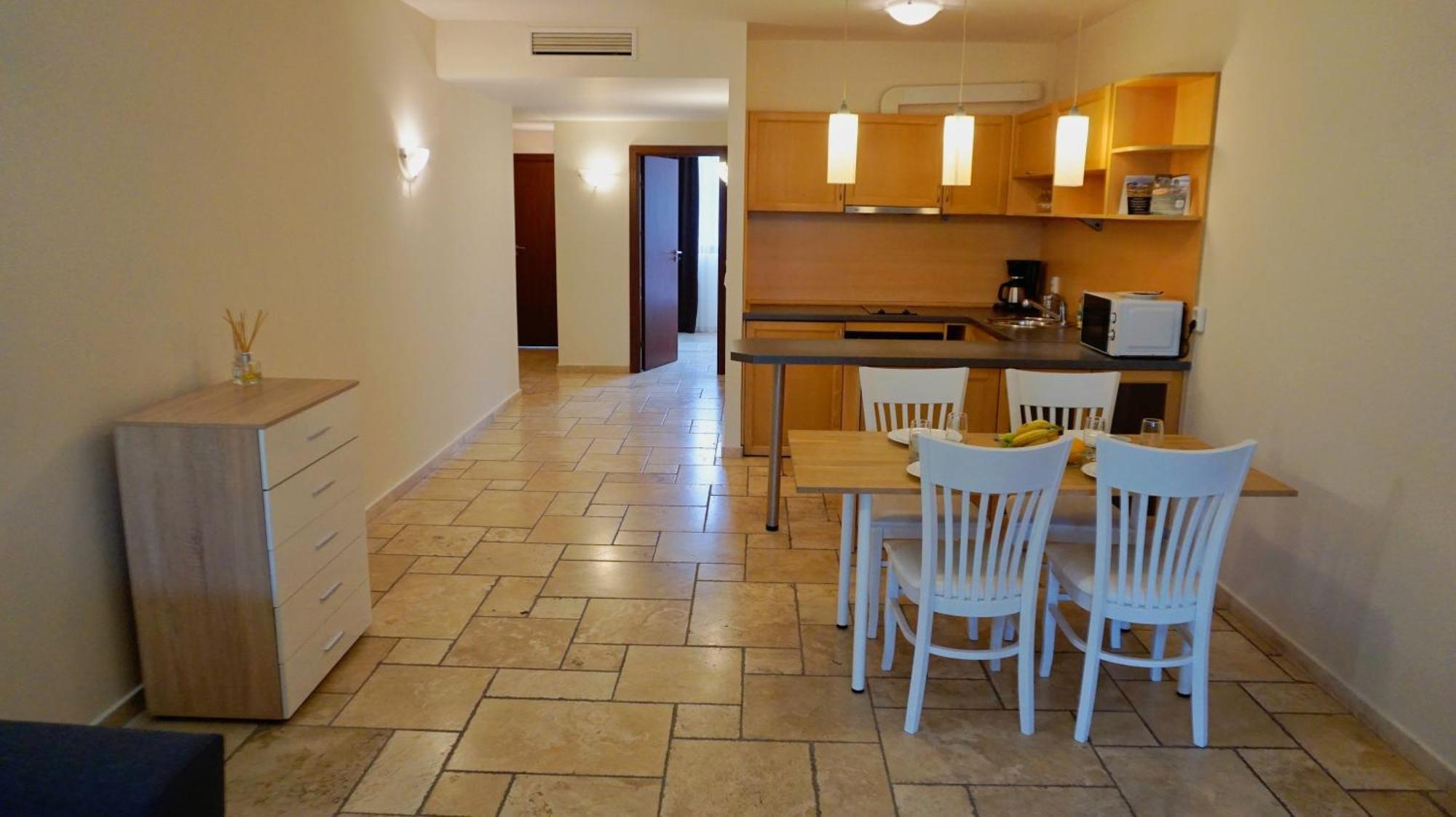 Ваканционни Апартаменти Калиакрия - Holiday Apartments Kaliakria Topola Exteriör bild