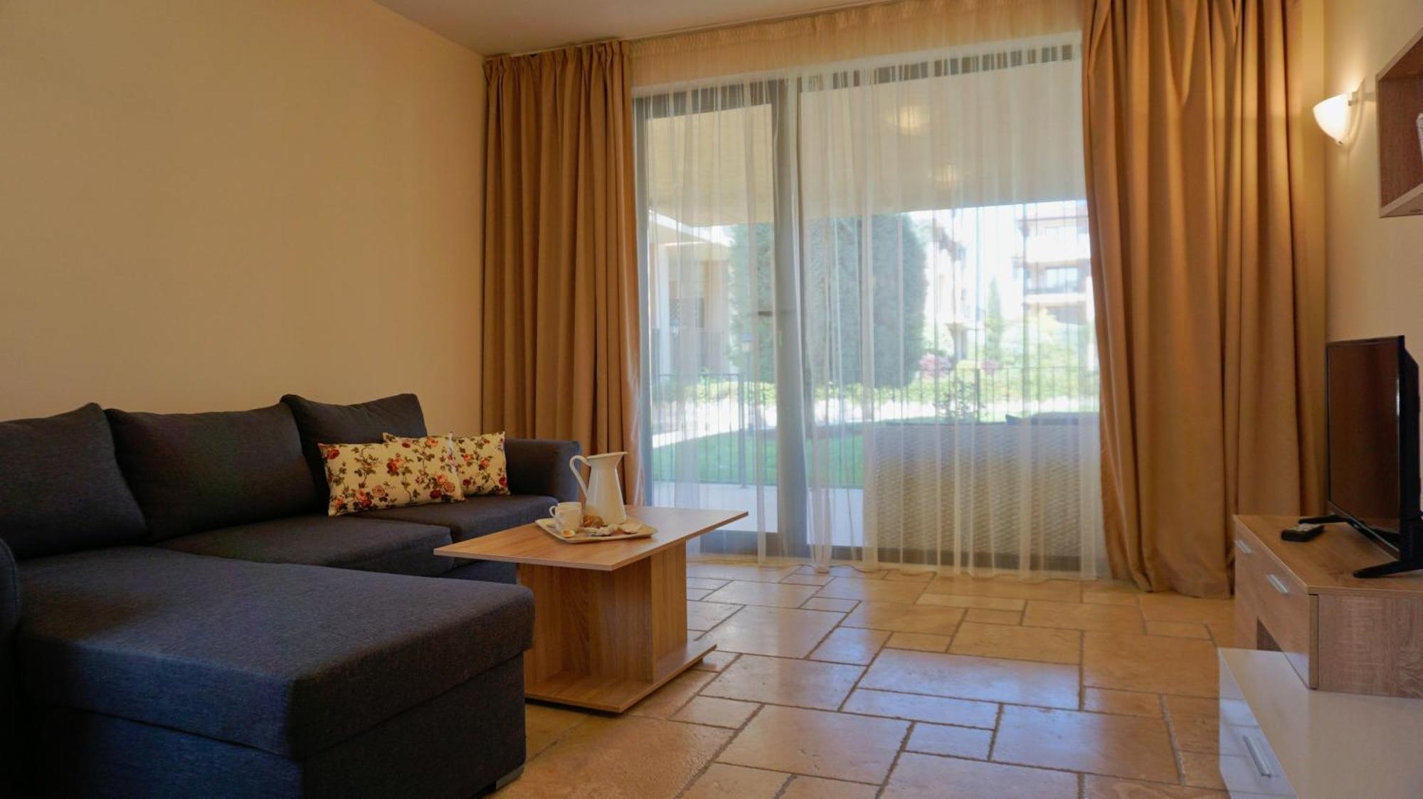 Ваканционни Апартаменти Калиакрия - Holiday Apartments Kaliakria Topola Rum bild