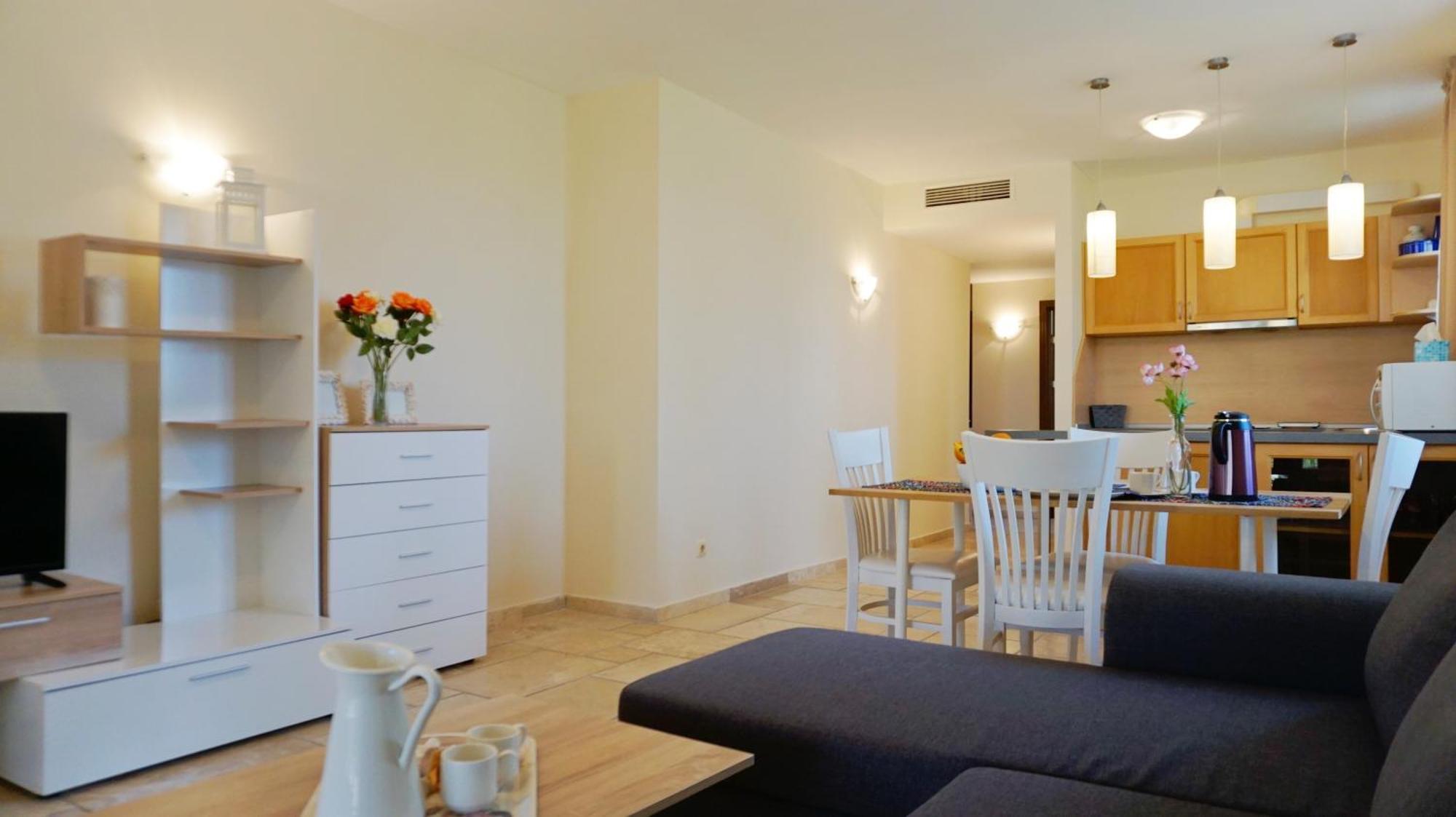Ваканционни Апартаменти Калиакрия - Holiday Apartments Kaliakria Topola Rum bild